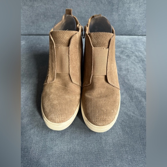 Steve Madden Womens Brown Suede Hidden Wedge Side Zip Sneakers SZ 9 Pull On - Picture 2 of 9